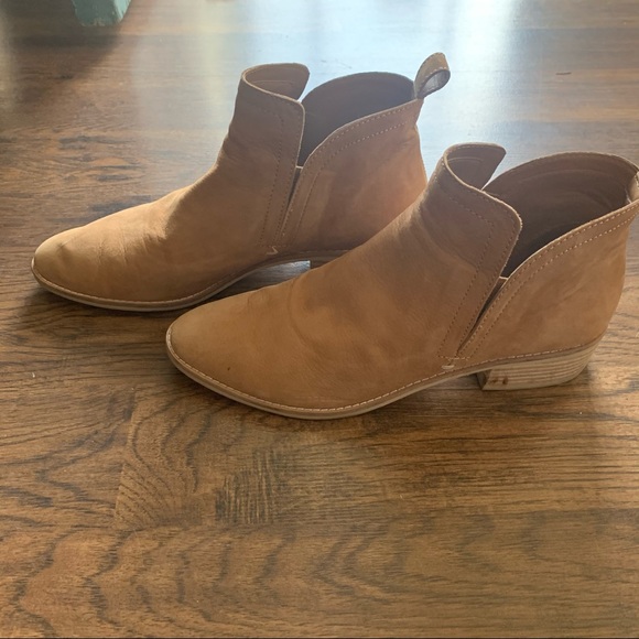 Dolce Vita Light Camel Booties - Picture 2 of 4